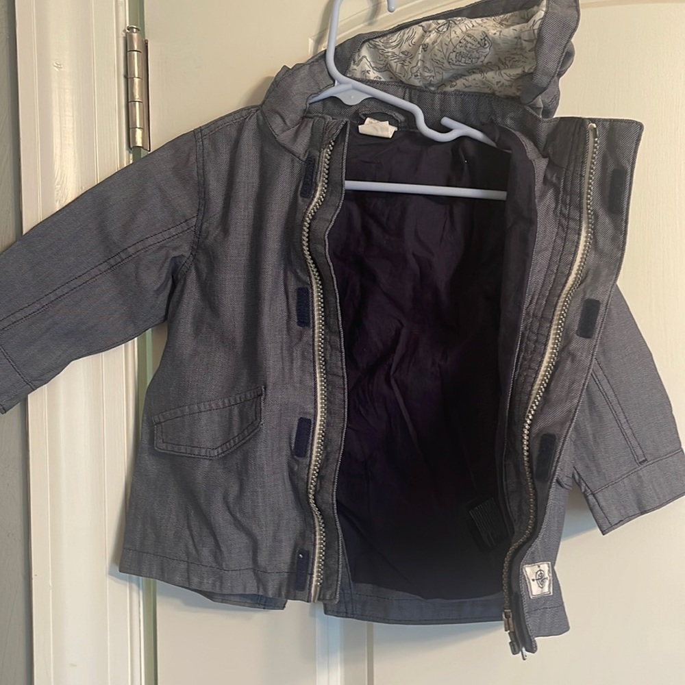 H&M child rain / outerwear jacket.